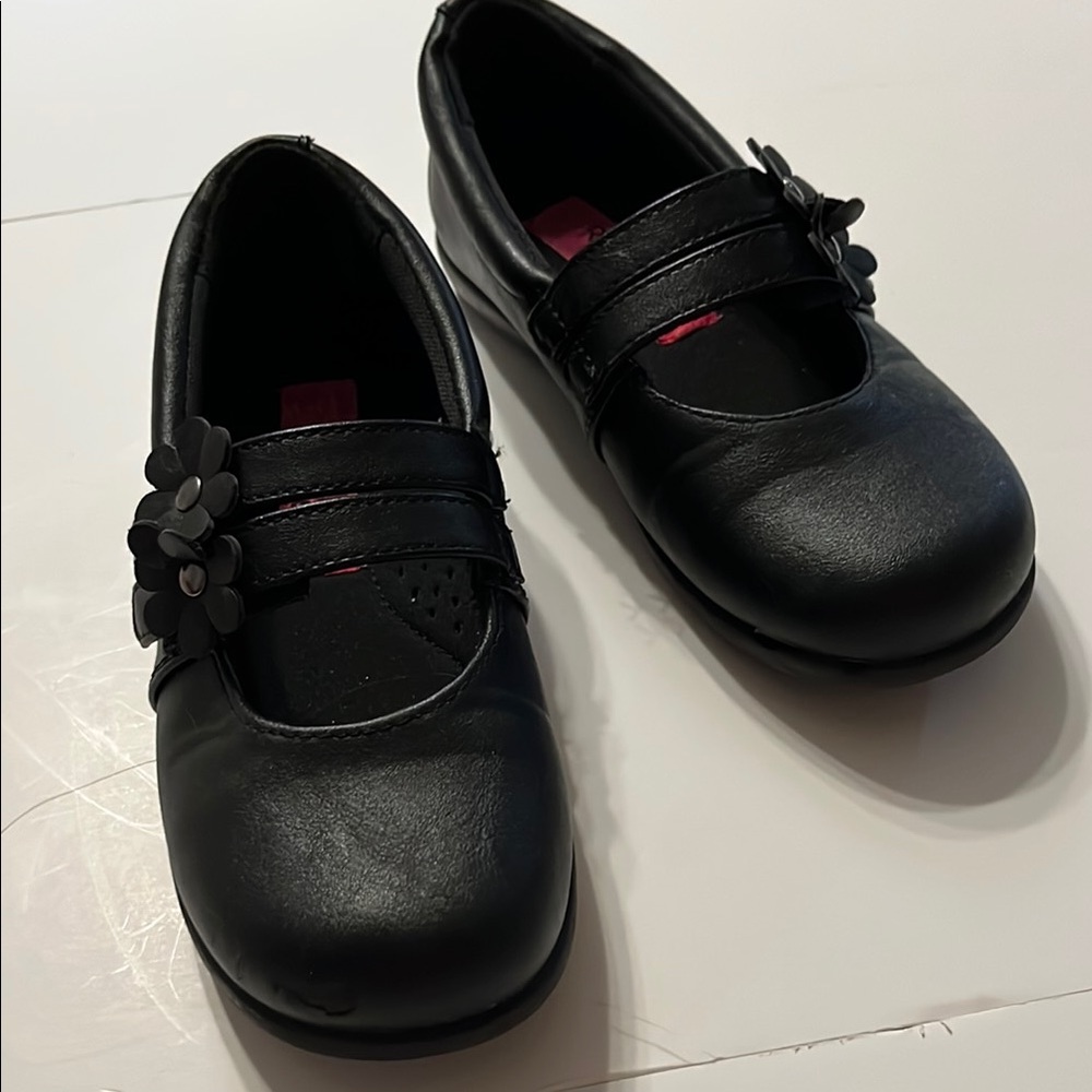 Rachel Shoes Black Kids Mary Jane’s. Size 13. Velcro closure.